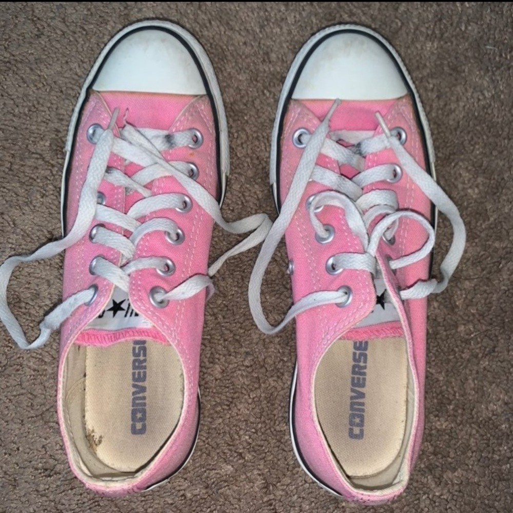 pink converse